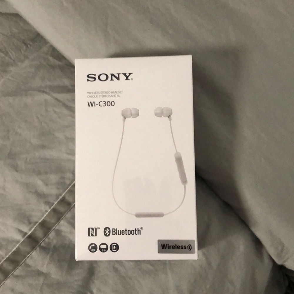 Sony WI – 300 Bluetooth Wireless stereo headset